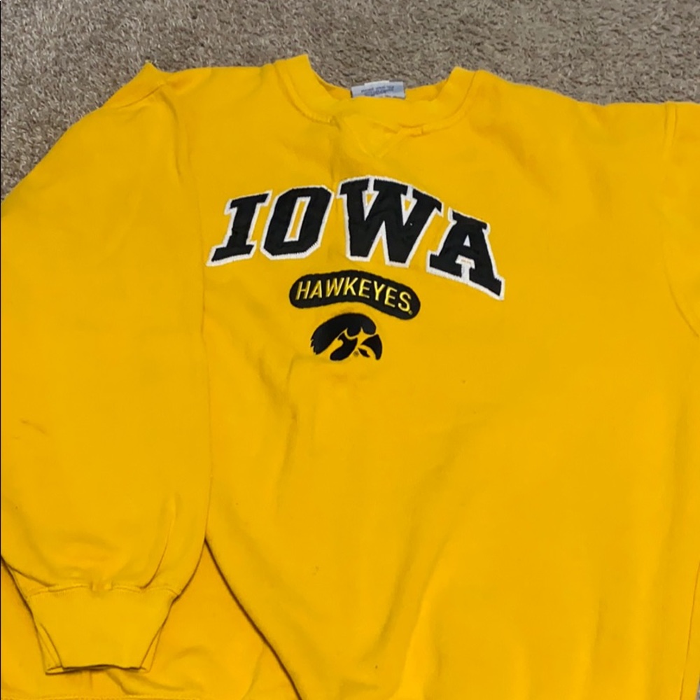 Iowa Hawkeye crew neck sweatshirt